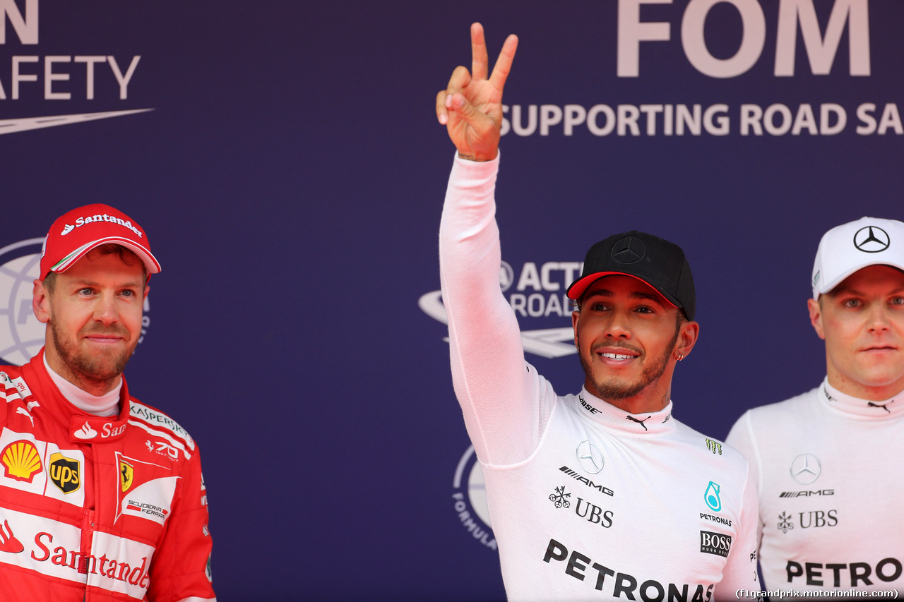 GP CINA, 08.04.2017 - Qualifiche, 2nd place Sebastian Vettel (GER) Ferrari SF70H, Lewis Hamilton (GBR) Mercedes AMG F1 W08 pole position e 3rd place Valtteri Bottas (FIN) Mercedes AMG F1 W08