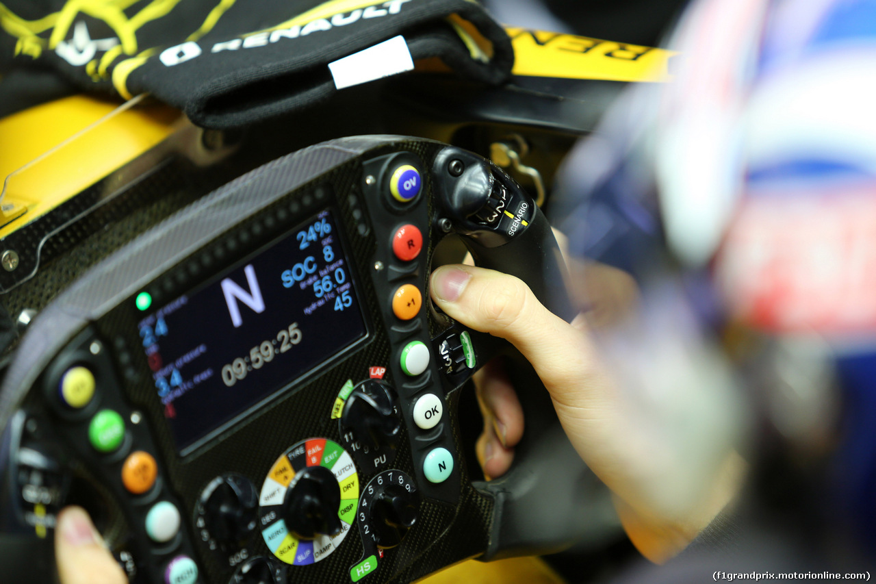 GP CINA, 07.04.2017 - Prove Libere 1, The steering wheel of Renault Sport F1 Team RS17