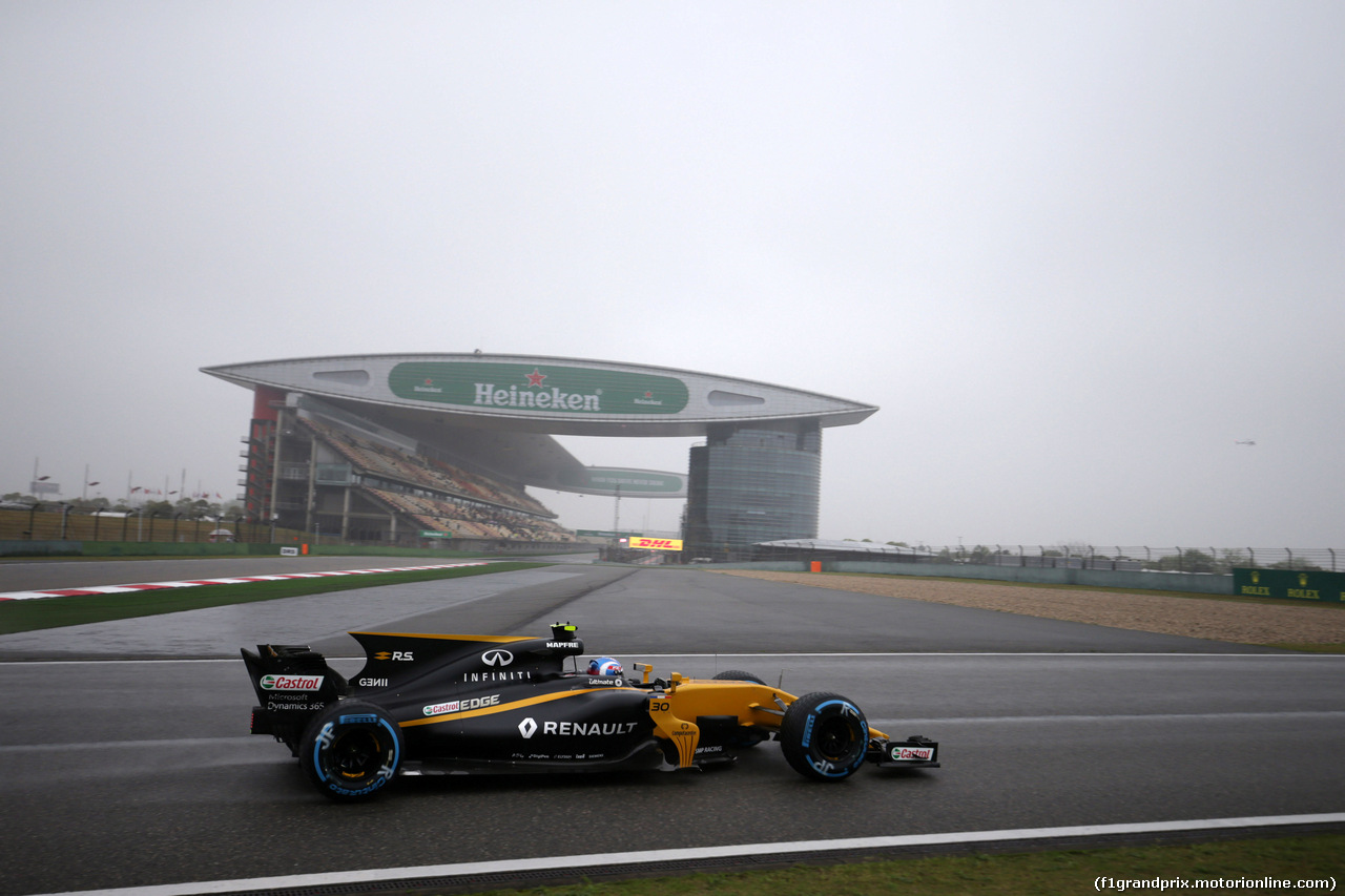 GP CINA, 07.04.2017 - Prove Libere 1, Jolyon Palmer (GBR) Renault Sport F1 Team RS17