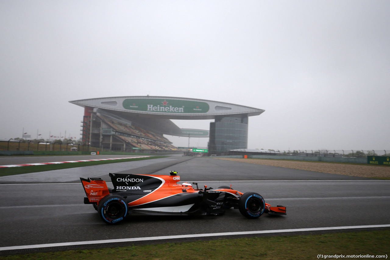 GP CINA, 07.04.2017 - Prove Libere 1, Stoffel Vandoorne (BEL) McLaren MCL32