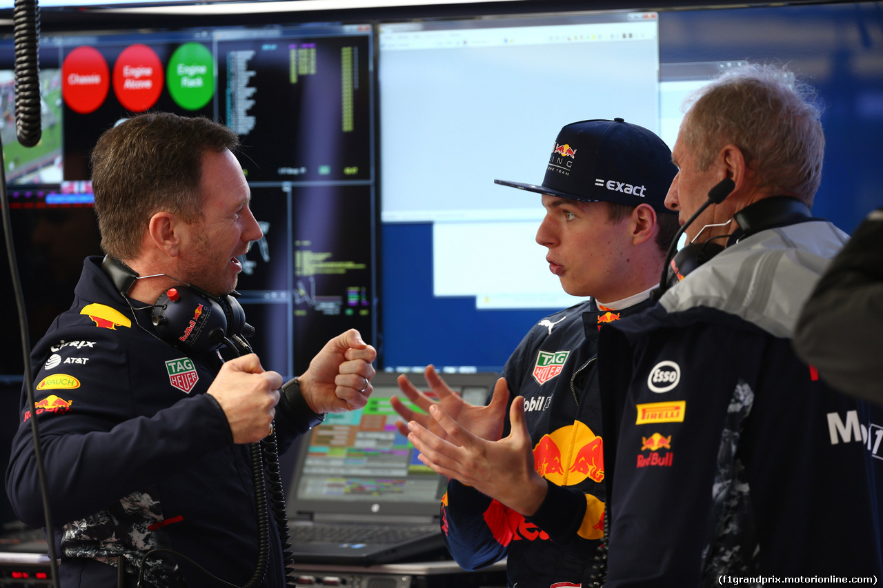 GP CINA, 07.04.2017 - Prove Libere 1, Christian Horner (GBR), Red Bull Racing, Sporting Director, Max Verstappen (NED) Red Bull Racing RB13 e Helmut Marko (AUT), Red Bull Racing, Red Bull Advisor