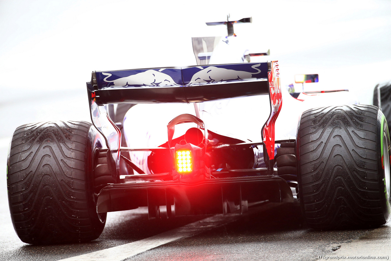 GP CINA, 07.04.2017 - Prove Libere 1, Daniil Kvyat (RUS) Scuderia Toro Rosso STR12