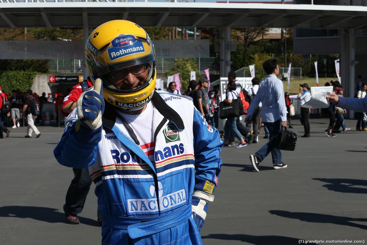 GP GIAPPONE, 08.10.2017- Ayrton Senna (BRA) Fans
