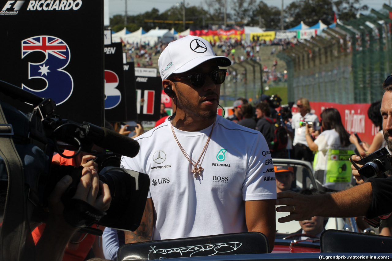 GP GIAPPONE, 08.10.2017- driver parade, Lewis Hamilton (GBR) Mercedes AMG F1 W08