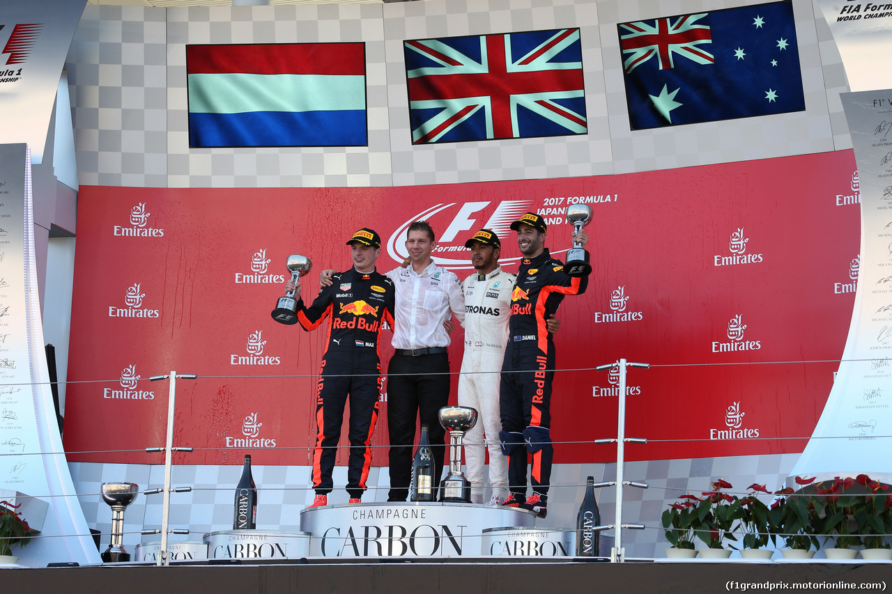 GP GIAPPONE, 08.10.2017- Gara, the podium: winner Lewis Hamilton (GBR) Mercedes AMG F1 W08 , 2nd Max Verstappen (NED) Red Bull Racing RB13 e 3rd Daniel Ricciardo (AUS) Red Bull Racing RB13