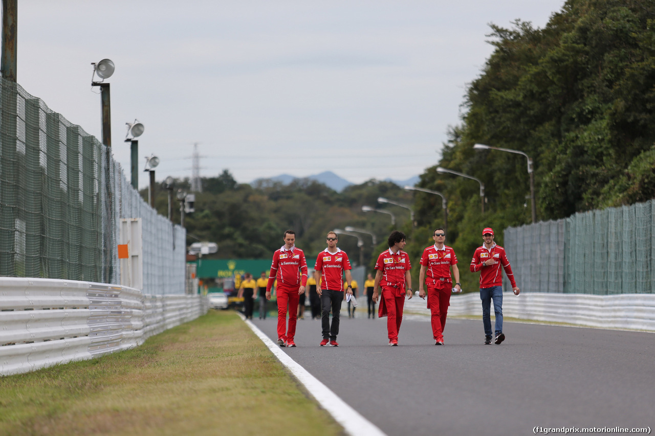GP GIAPPONE, 05.10.2017- Sebastian Vettel (GER) Ferrari SF70H walks the circuit