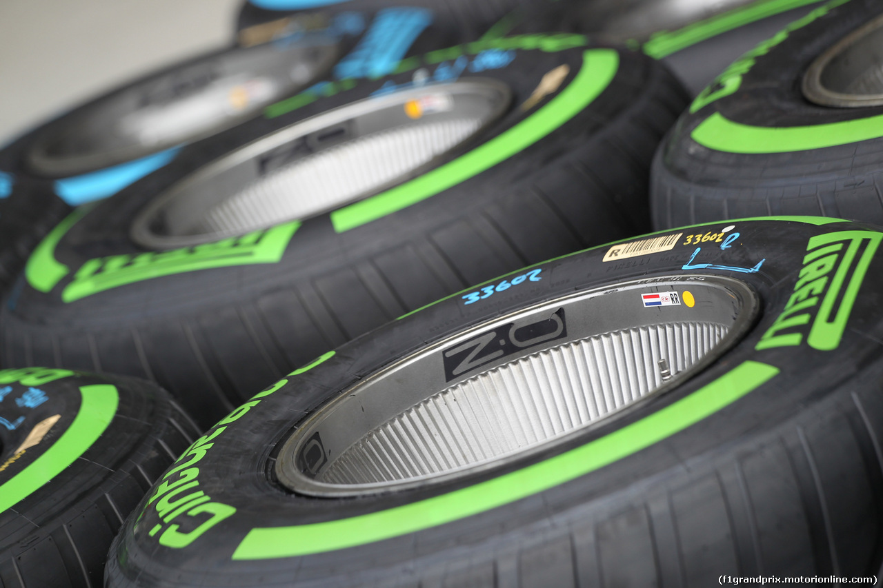 GP GIAPPONE, 05.10.2017- Tyres