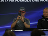 GP GIAPPONE, 05.10.2017- Giovedi' Press Conference, Stoffel Vandoorne (BEL) McLaren MCL32 is taking a picture of thePress Conference room