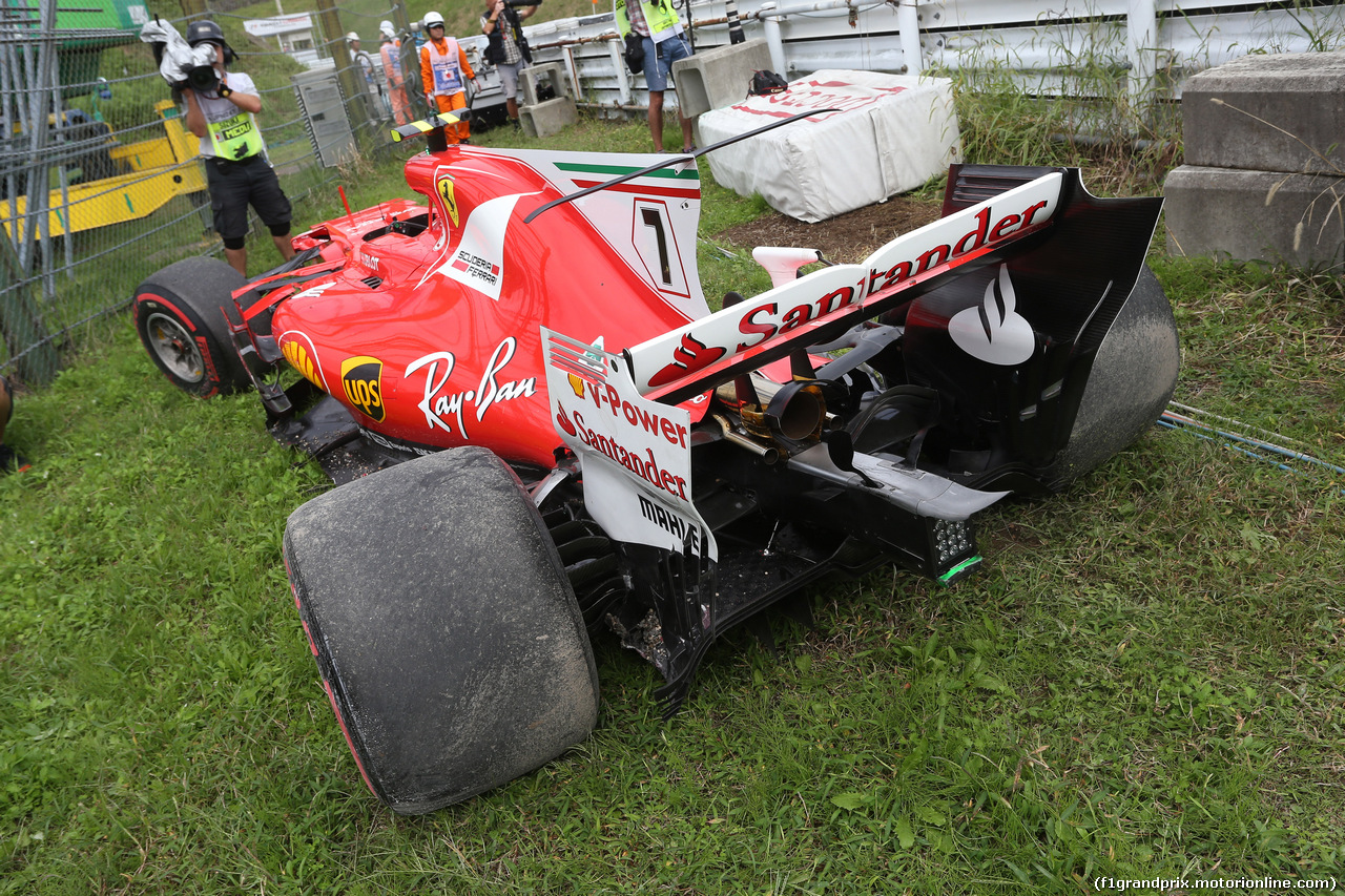 GP GIAPPONE, 07.10.2017- Prove Libere 3, Kimi Raikkonen (FIN) Ferrari SF70H after the crash
