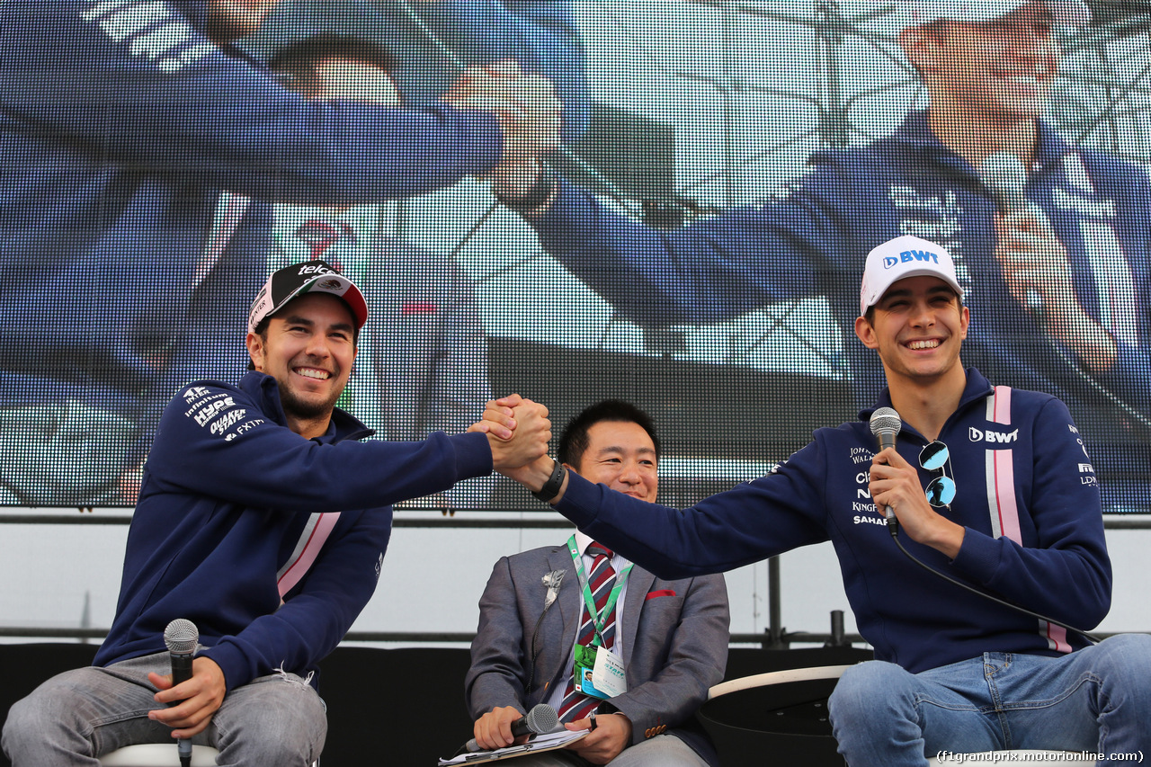 GP GIAPPONE, 07.10.2017- Sergio Perez (MEX) Sahara Force India F1 VJM010 e Esteban Ocon (FRA) Sahara Force India F1 VJM10