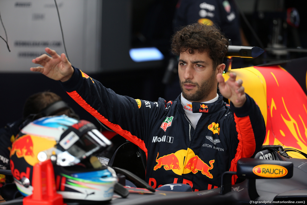 GP GIAPPONE, 07.10.2017- Prove Libere 3, Daniel Ricciardo (AUS) Red Bull Racing RB13