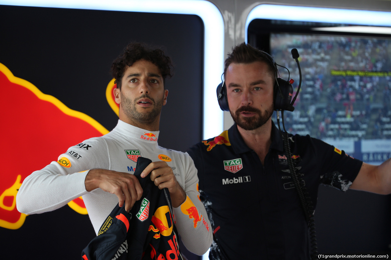 GP GIAPPONE, 06.10.2017- Prove Libere 1,  Daniel Ricciardo (AUS) Red Bull Racing RB13