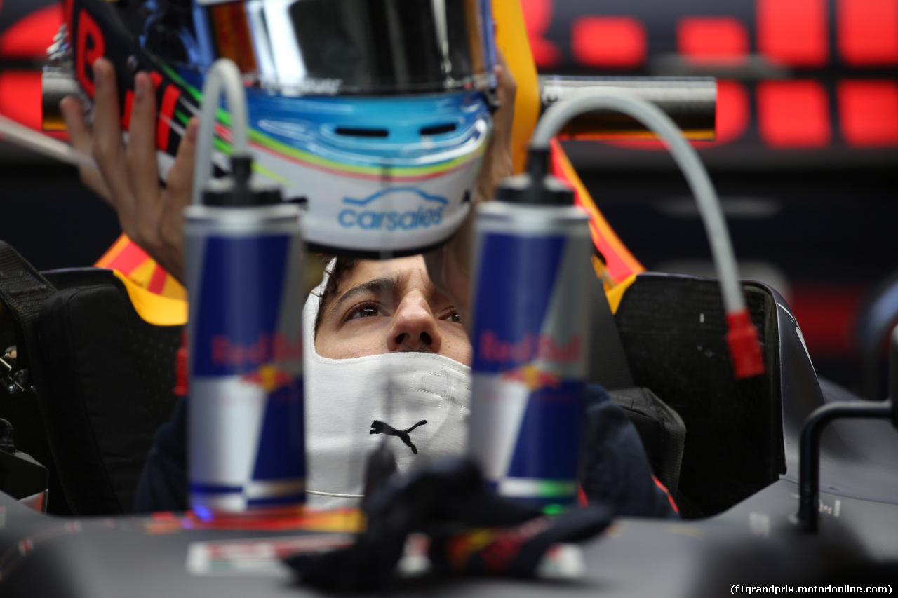 GP GIAPPONE, 06.10.2017- Prove Libere 1,  Daniel Ricciardo (AUS) Red Bull Racing RB13