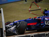 GP GIAPPONE, 06.10.2017- Free Practice 1, Carlos Sainz Jr (ESP) Scuderia Toro Rosso STR12 on the tow truck after the crash