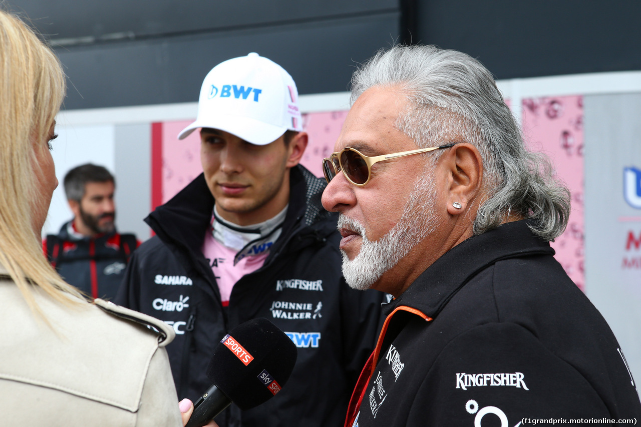 GP GRAN BRETAGNA, 14.07.2017 - Prove Libere 1, Esteban Ocon (FRA) Sahara Force India F1 VJM10 e Vijay Mallya (IND), Sahara Force India F1 Team Owner