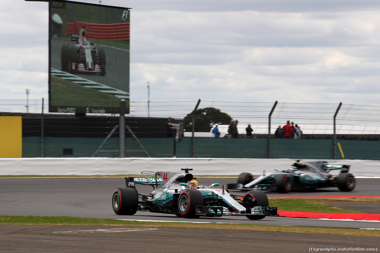 GP GRAN BRETAGNA, 14.07.2017 - Prove Libere 2, Lewis Hamilton (GBR) Mercedes AMG F1 W08 e Valtteri Bottas (FIN) Mercedes AMG F1 W08