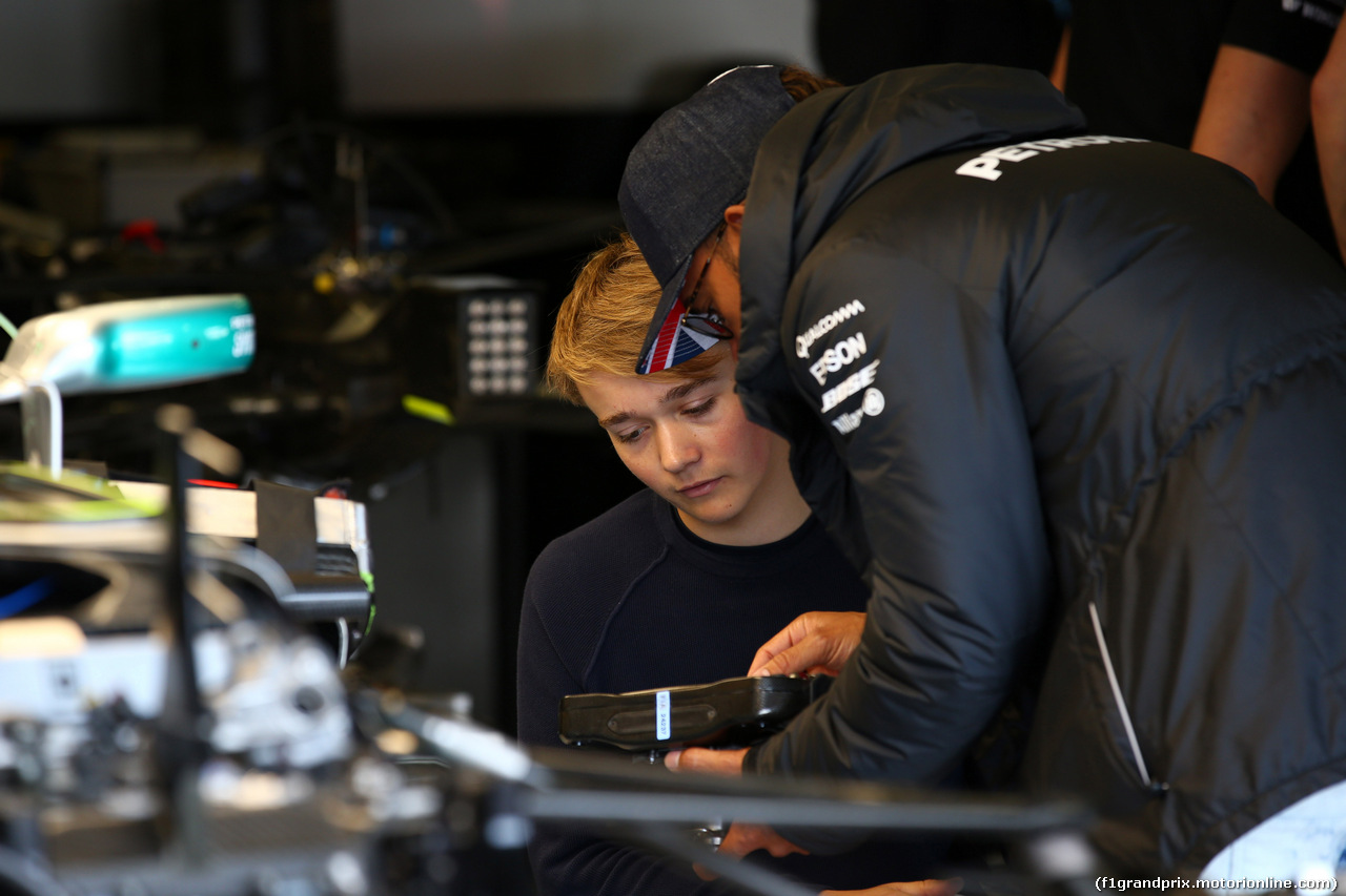 GP GRAN BRETAGNA, 14.07.2017 - Billy Monger (GBR) e Lewis Hamilton (GBR) Mercedes AMG F1 W08