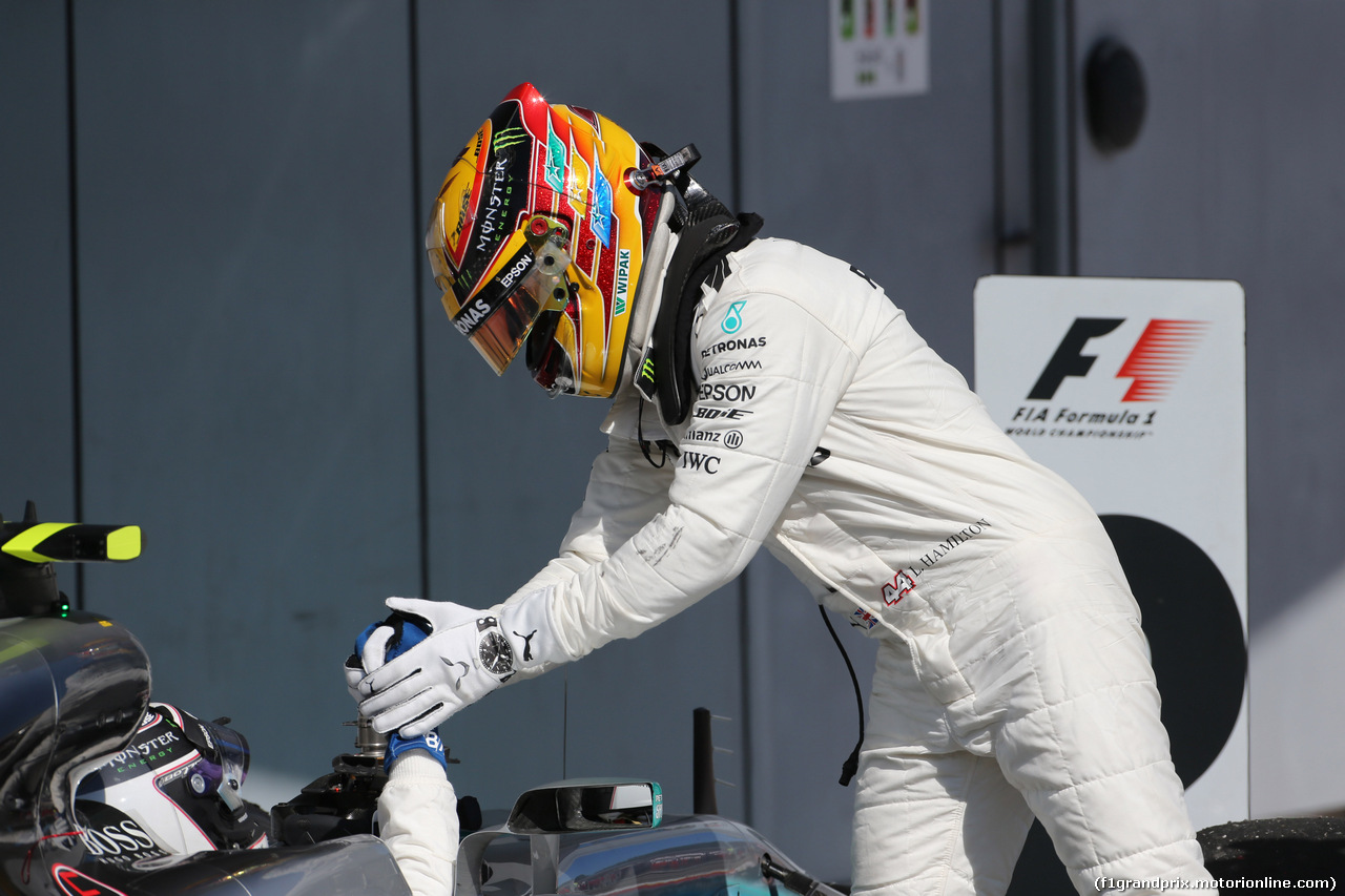 GP ITALIA, 03.09.2017- Festeggiamenti in parc fermee, Lewis Hamilton (GBR) Mercedes AMG F1 W08