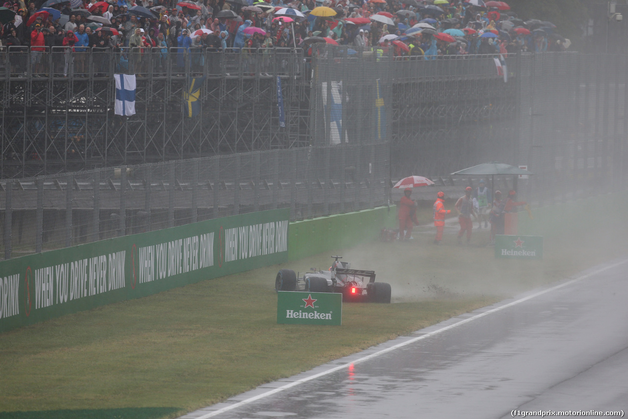 GP ITALIA, 02.09.2017- Qualifiche, Romain Grosjean (FRA) Haas F1 Team VF-17 crash