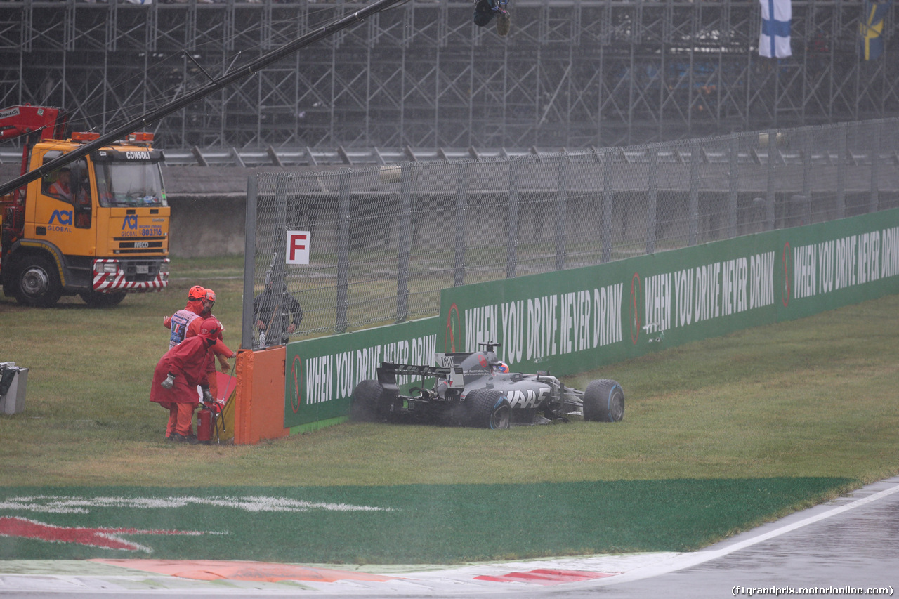 GP ITALIA, 02.09.2017- Qualifiche, Romain Grosjean (FRA) Haas F1 Team VF-17 crash