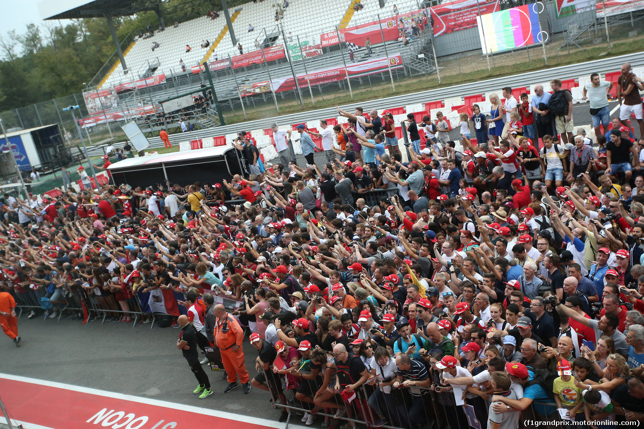 GP ITALIA, 31.08.2017- autograph session