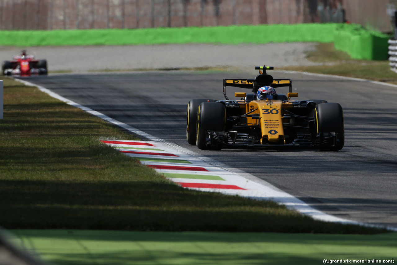 GP ITALIA, 01.09.2017- Prove Libere 2, Jolyon Palmer (GBR) Renault Sport F1 Team RS17