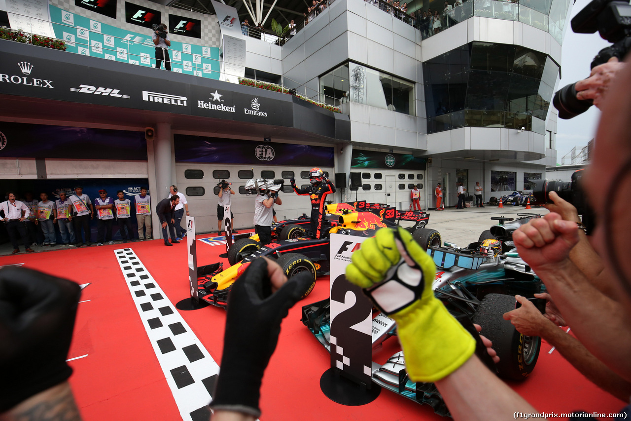 GP MALESIA, 01.10.2017 - Gara, Max Verstappen (NED) Red Bull Racing RB13 vincitore