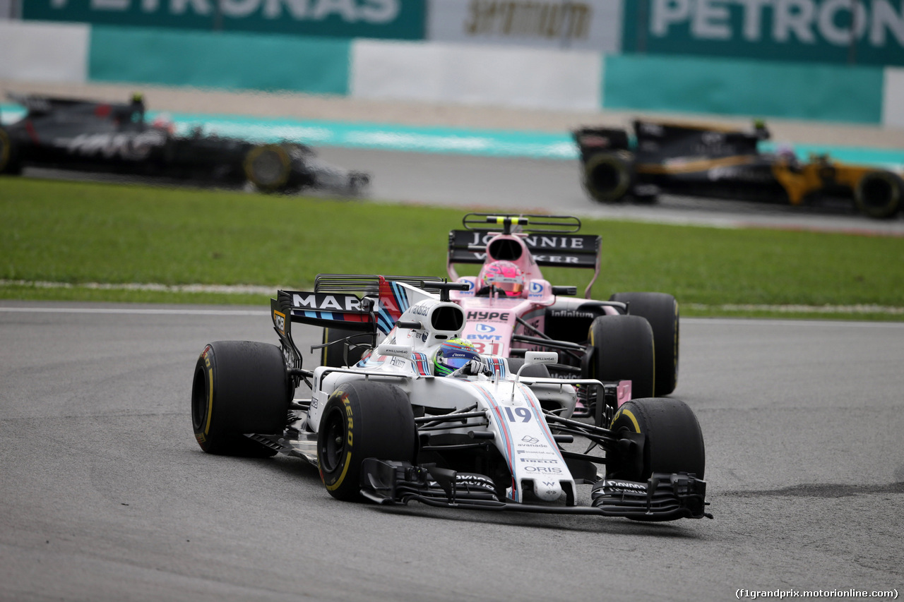 GP MALESIA, 01.10.2017 - Gara, Felipe Massa (BRA) Williams FW40 e Esteban Ocon (FRA) Sahara Force India F1 VJM10
