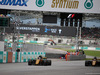 GP MALESIA, 01.10.2017 - Gara, Jolyon Palmer (GBR) Renault Sport F1 Team RS17 e Nico Hulkenberg (GER) Renault Sport F1 Team RS17