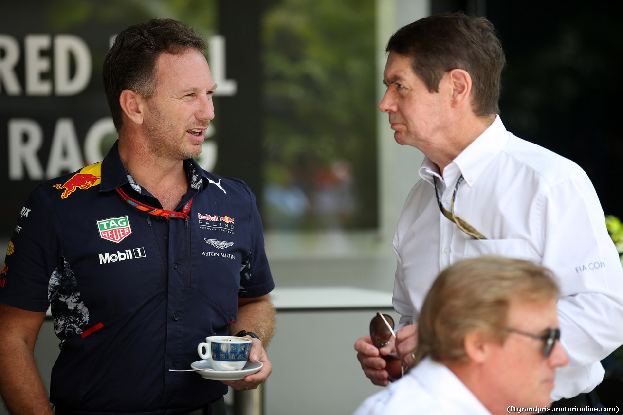 GP MALESIA, 30.09.2017 - Christian Horner (GBR), Red Bull Racing, Sporting Director e Garry Connelly, FIA Steward