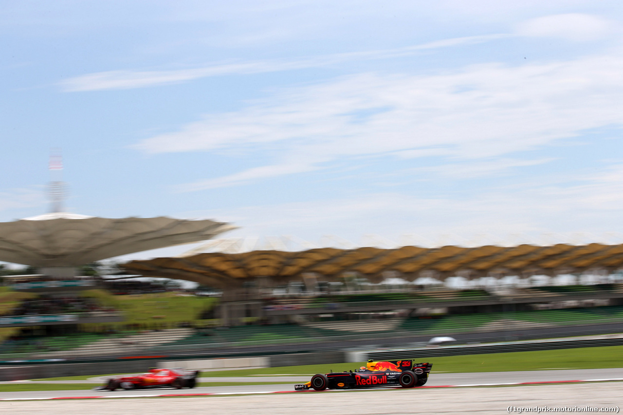 GP MALESIA, 30.09.2017 - Prove Libere 3, Kimi Raikkonen (FIN) Ferrari SF70H e Max Verstappen (NED) Red Bull Racing RB13