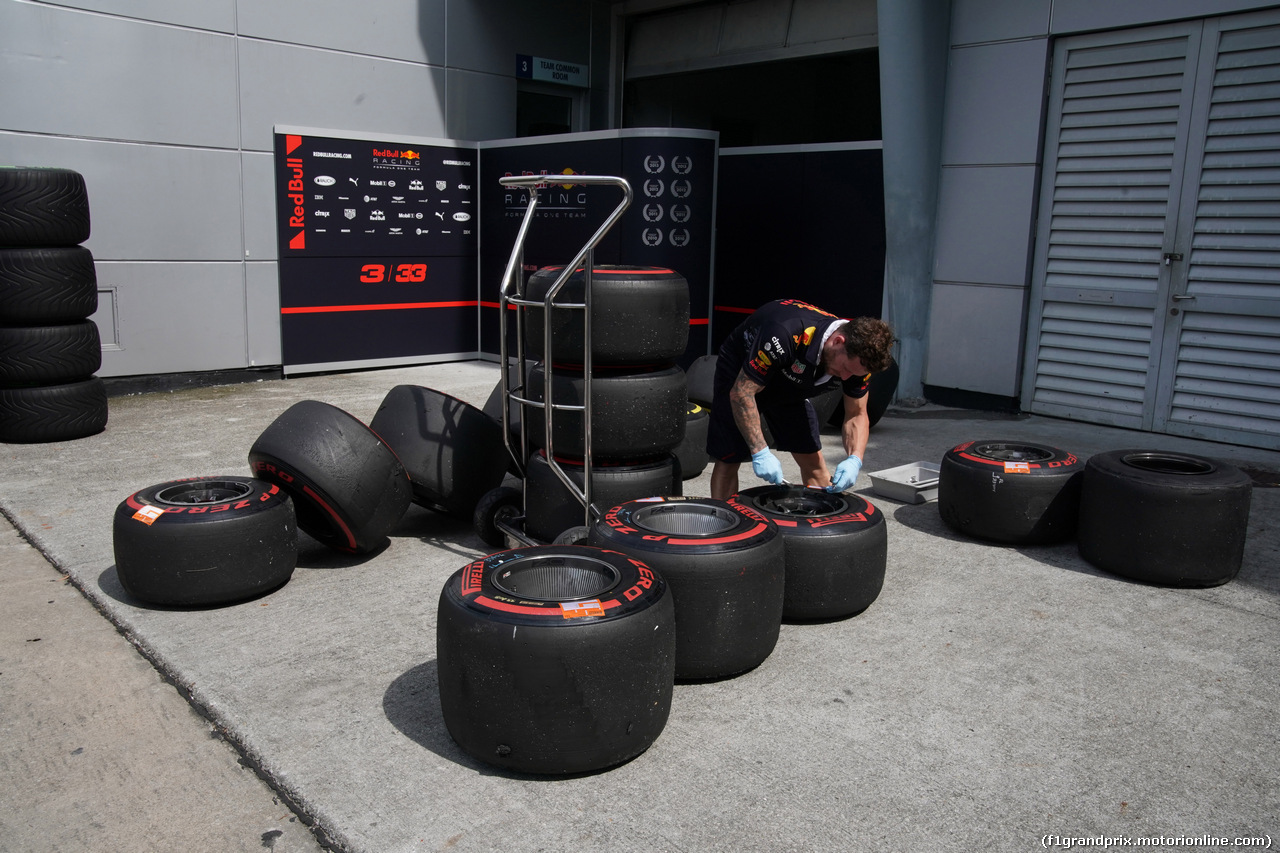 GP MALESIA, 30.09.2017 - Prove Libere 3, Pirelli Tyres of Red Bull Racing