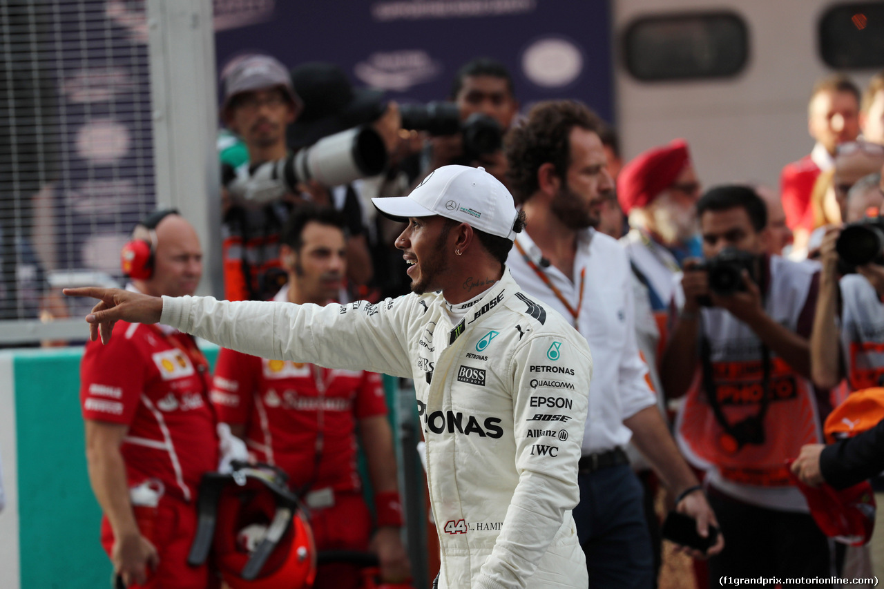 GP MALESIA, 30.09.2017 - Qualifiche, Lewis Hamilton (GBR) Mercedes AMG F1 W08 pole position