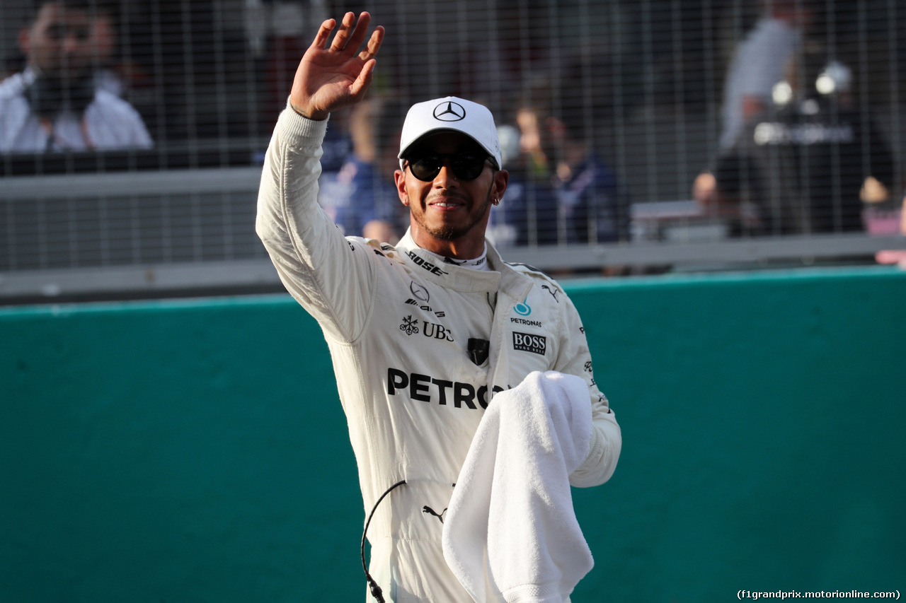 GP MALESIA, 30.09.2017 - Qualifiche, Lewis Hamilton (GBR) Mercedes AMG F1 W08 pole position