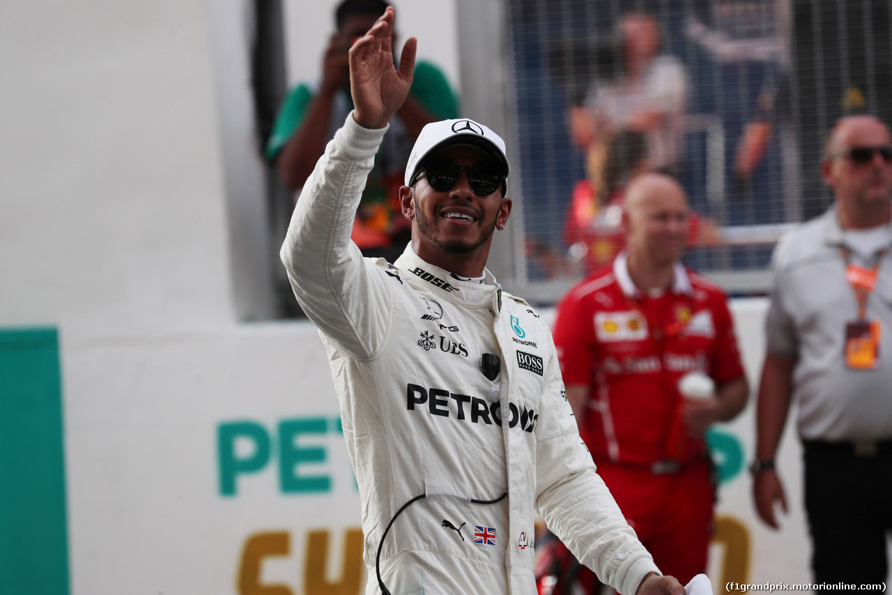 GP MALESIA, 30.09.2017 - Qualifiche, Lewis Hamilton (GBR) Mercedes AMG F1 W08 pole position