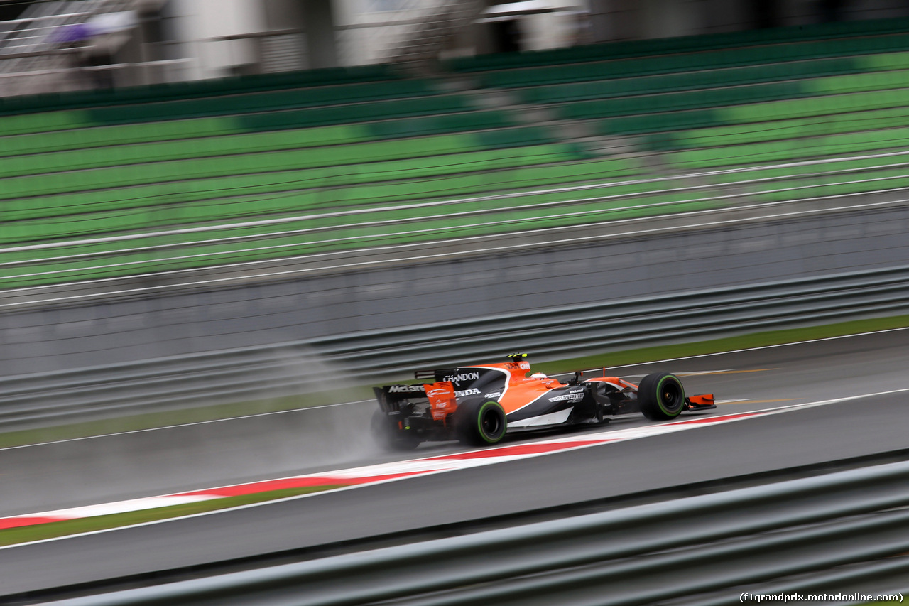GP MALESIA, 29.09.2017 - Prove Libere 1, Stoffel Vandoorne (BEL) McLaren MCL32