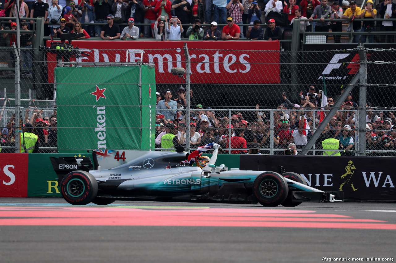 GP MESSICO, 29.10.2017 - Gara, Lewis Hamilton (GBR) Mercedes AMG F1 W08 World Champion 2017