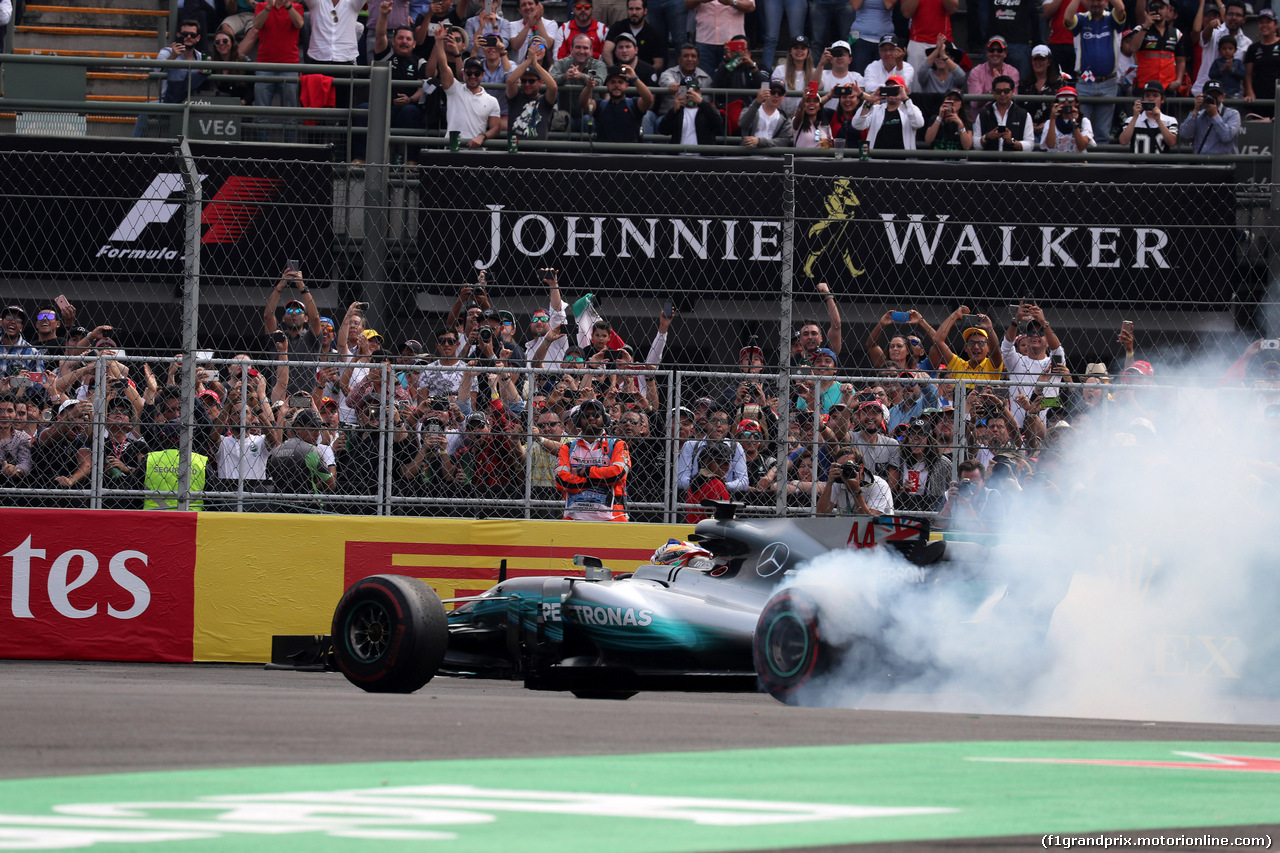 GP MESSICO, 29.10.2017 - Gara, Lewis Hamilton (GBR) Mercedes AMG F1 W08 World Champion 2017