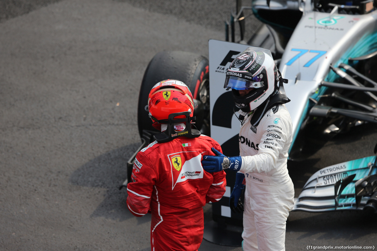 GP MESSICO, 29.10.2017 - Gara, 3rd place Kimi Raikkonen (FIN) Ferrari SF70H e 2nd place Valtteri Bottas (FIN) Mercedes AMG F1 W08