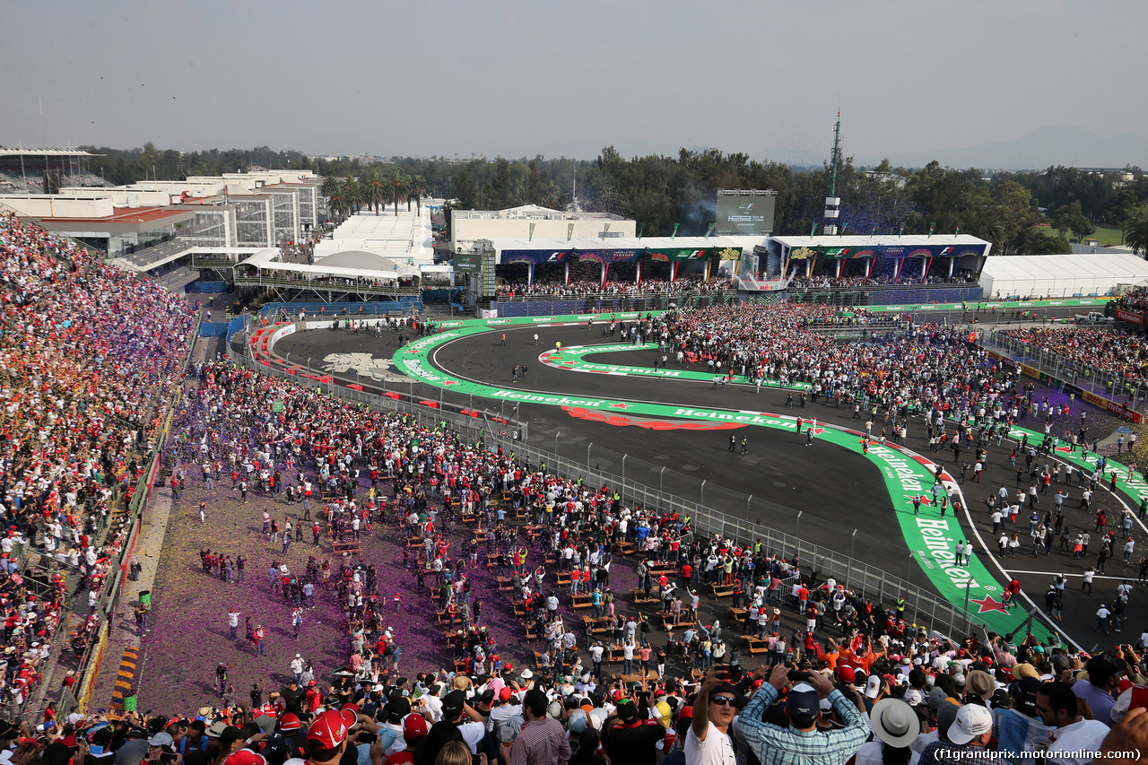 GP MESSICO, 29.10.2017 - Gara, 1st place Max Verstappen (NED) Red Bull Racing RB13, 2nd place Valtteri Bottas (FIN) Mercedes AMG F1 W08 e 3rd place Kimi Raikkonen (FIN) Ferrari SF70H