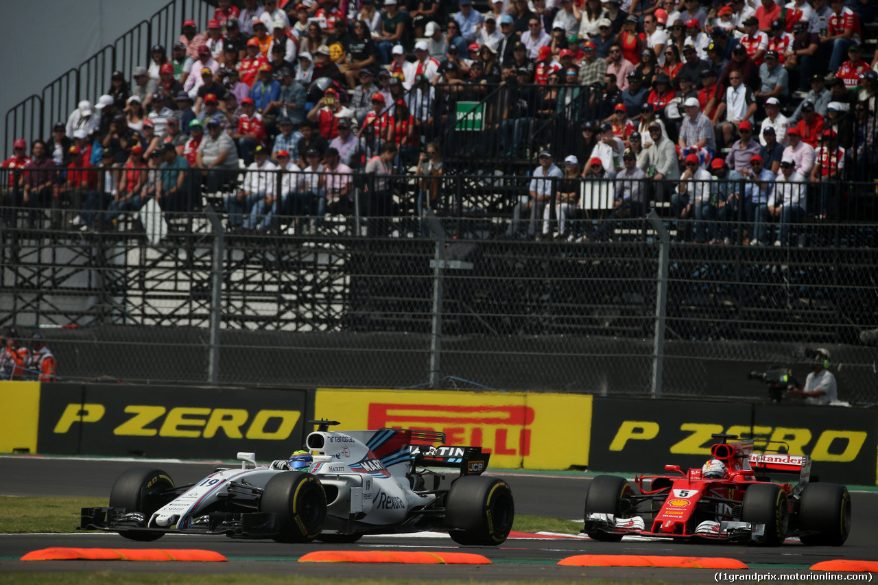 GP MESSICO, 29.10.2017 - Gara, Felipe Massa (BRA) Williams FW40 e Sebastian Vettel (GER) Ferrari SF70H