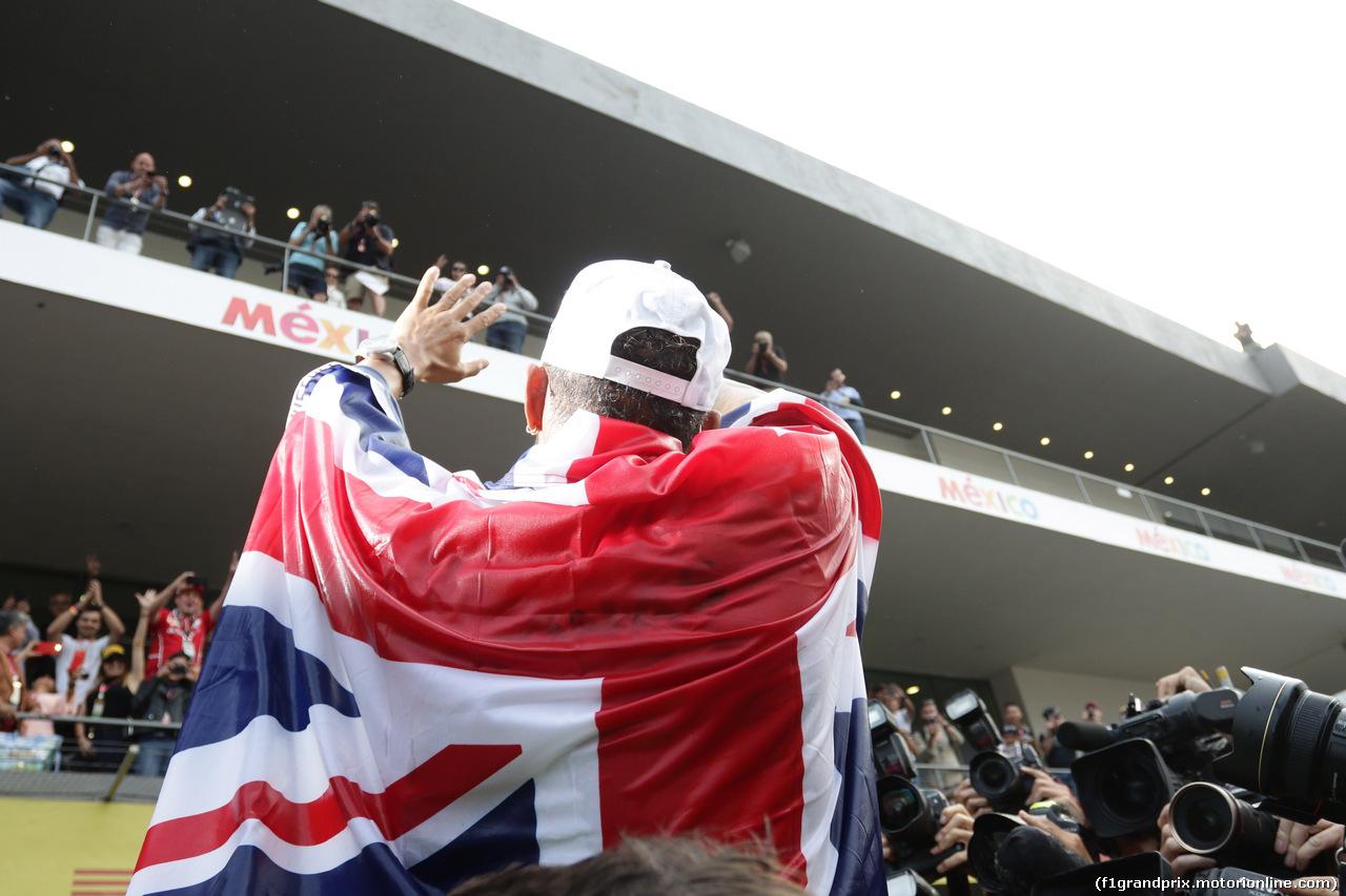 GP MESSICO, 29.10.2017 - Festeggiamenti, Lewis Hamilton (GBR) Mercedes AMG F1 W08 World Champion 2017