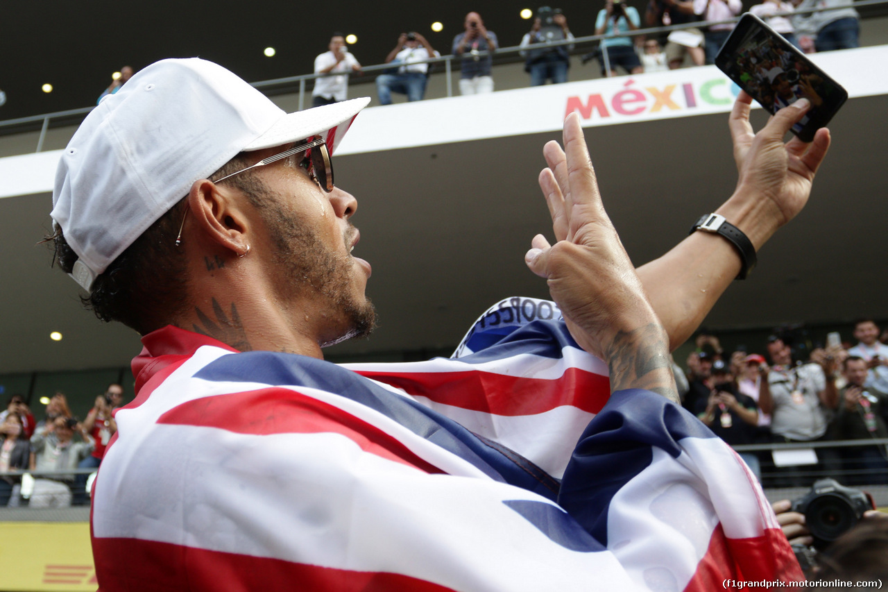 GP MESSICO, 29.10.2017 - Festeggiamenti, Lewis Hamilton (GBR) Mercedes AMG F1 W08 World Champion 2017