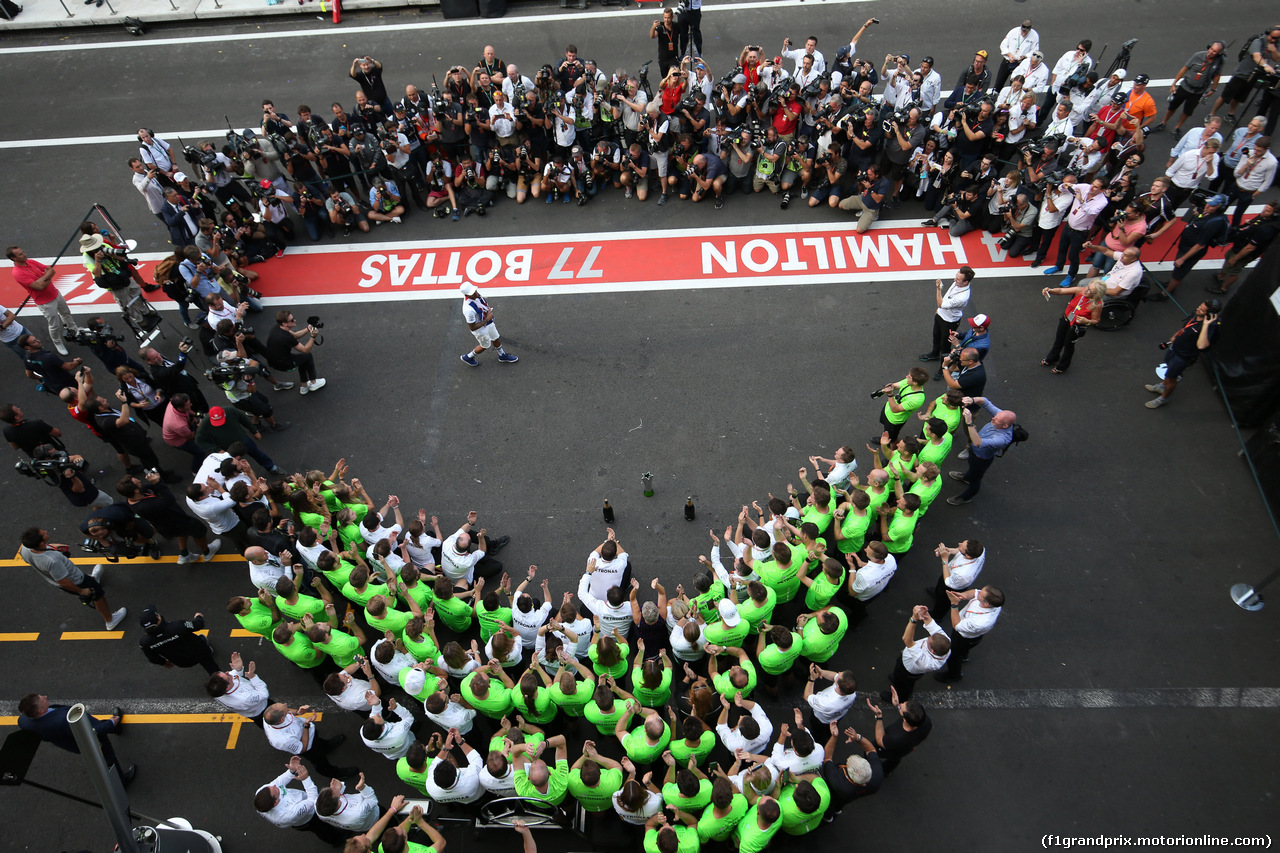 GP MESSICO, 29.10.2017 - Festeggiamenti, Lewis Hamilton (GBR) Mercedes AMG F1 W08 World Champion 2017