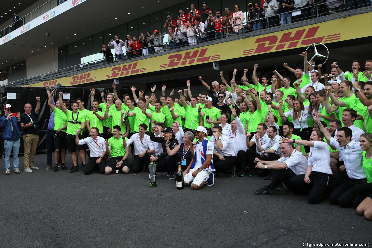 GP MESSICO, 29.10.2017 - Festeggiamenti, Lewis Hamilton (GBR) Mercedes AMG F1 W08 World Champion 2017