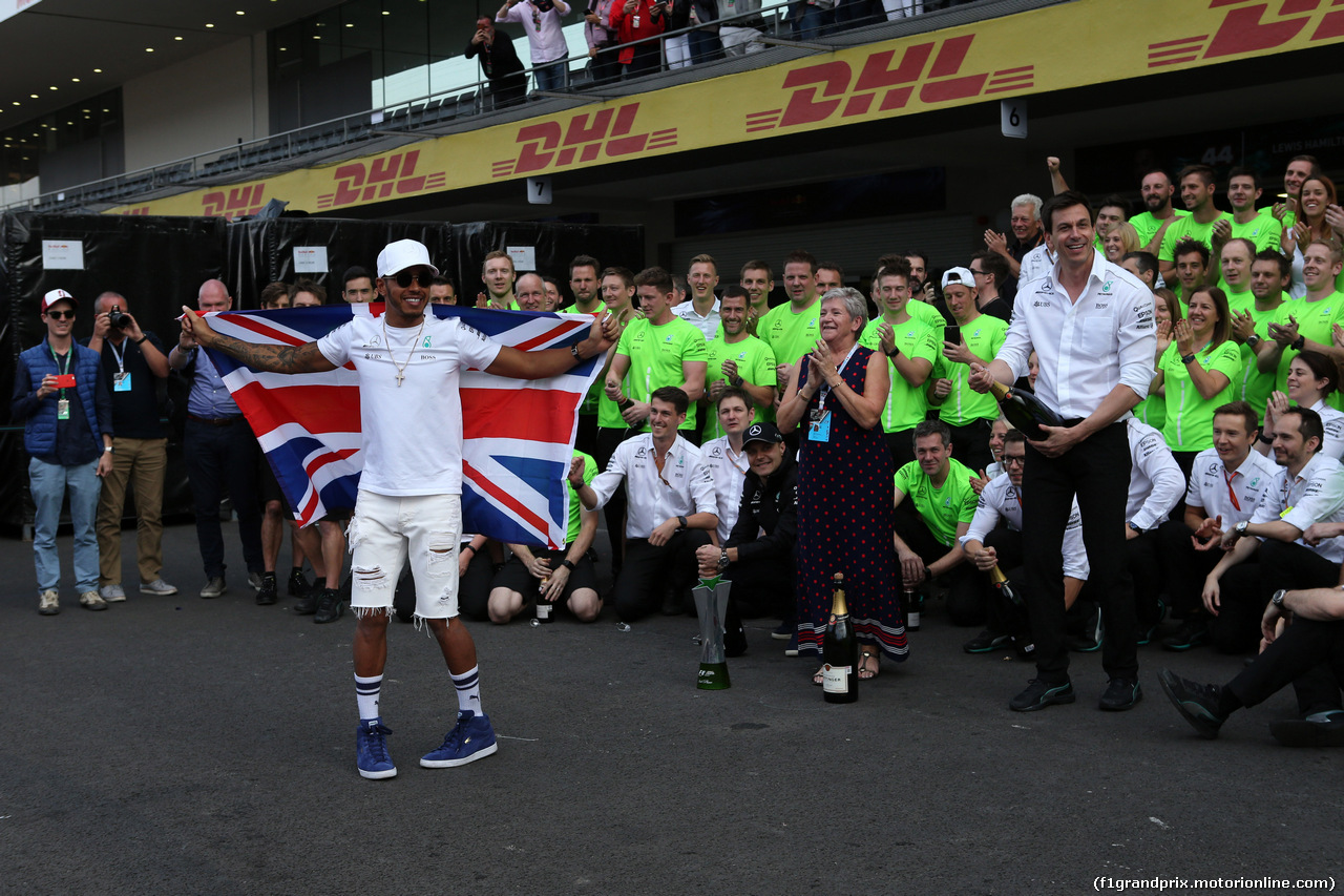 GP MESSICO, 29.10.2017 - Festeggiamenti, Lewis Hamilton (GBR) Mercedes AMG F1 W08 World Champion 2017