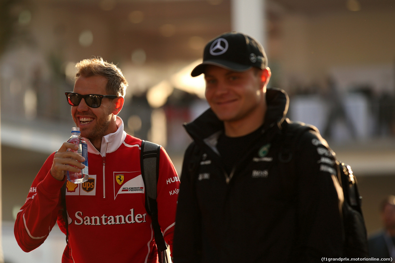 GP MESSICO, 28.10.2017 - Sebastian Vettel (GER) Ferrari SF70H e Valtteri Bottas (FIN) Mercedes AMG F1 W08