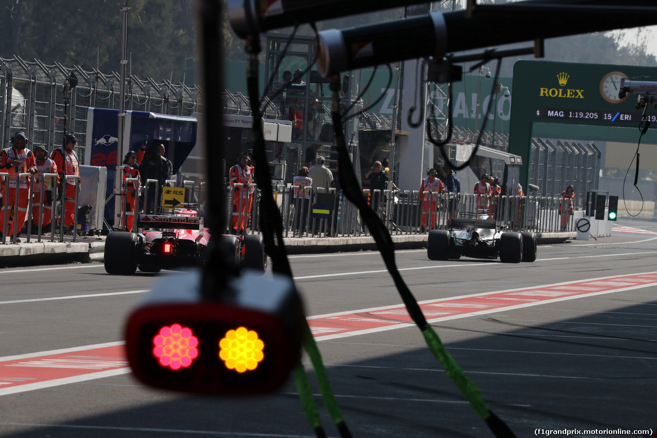 GP MESSICO, 28.10.2017 - Prove Libere 3, Sebastian Vettel (GER) Ferrari SF70H e Lewis Hamilton (GBR) Mercedes AMG F1 W08