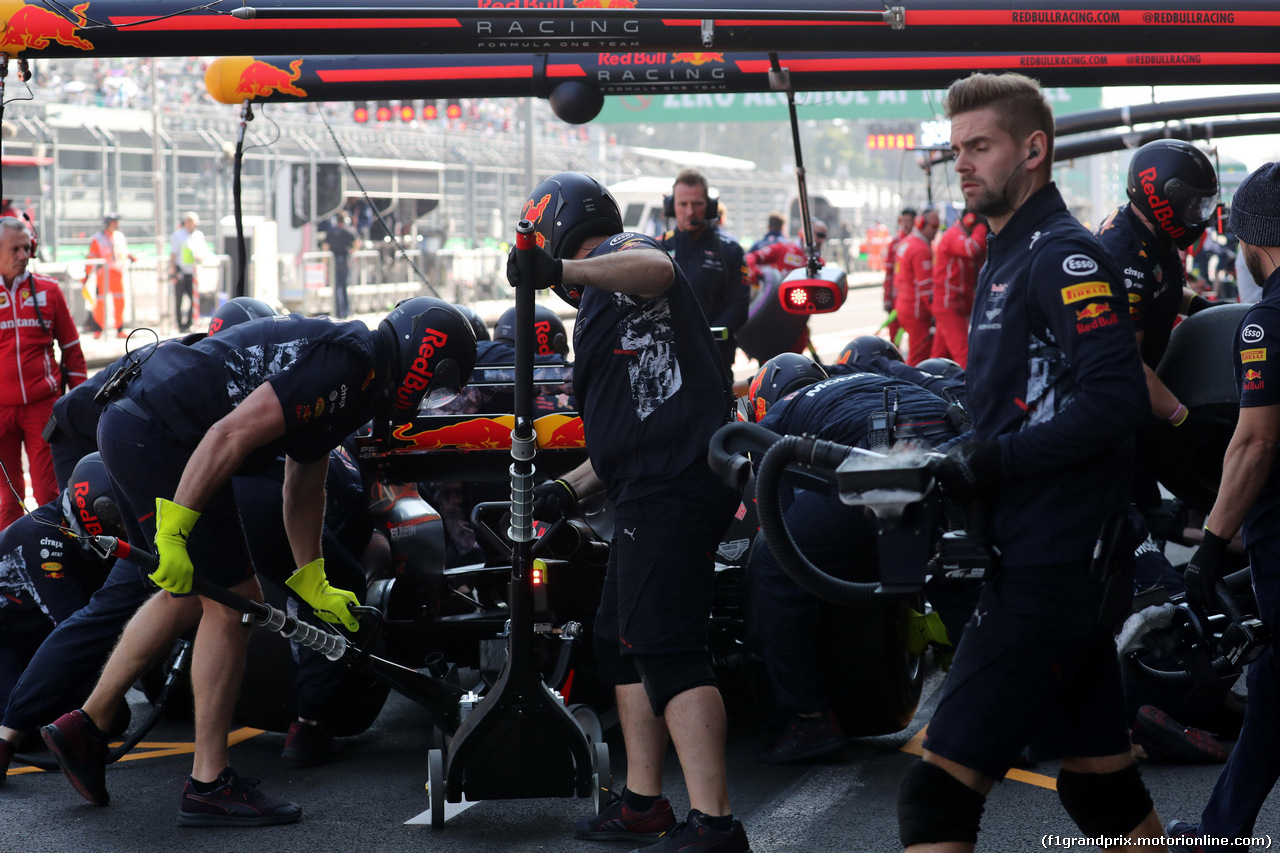 GP MESSICO, 28.10.2017 - Prove Libere 3, Max Verstappen (NED) Red Bull Racing RB13