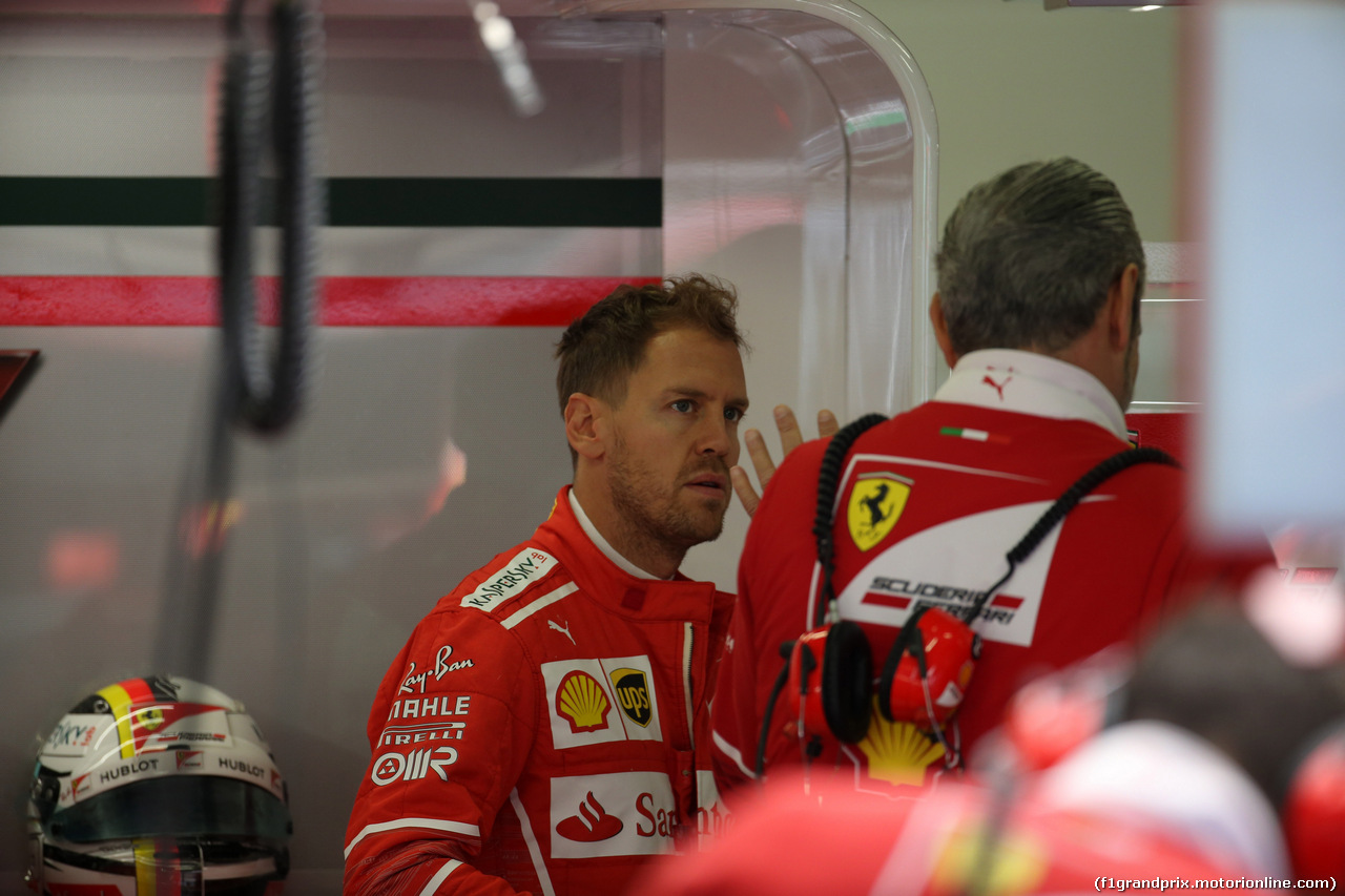 GP MESSICO, 28.10.2017 - Prove Libere 3, Sebastian Vettel (GER) Ferrari SF70H e Maurizio Arrivabene (ITA) Ferrari Team Principal